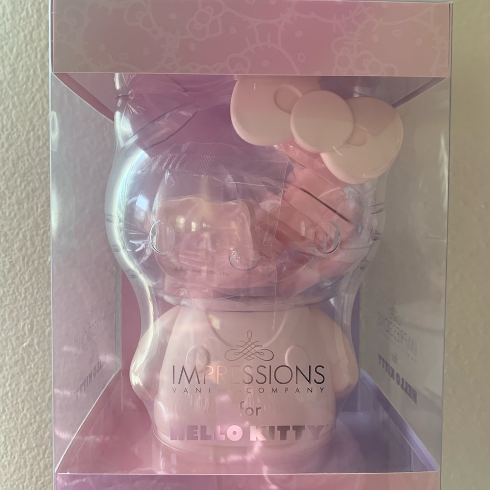 Impressions Vanity Hello Kitty Sponge Gift set
